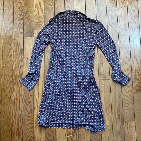 Omnia 100% Silk Stylish Wrap Dress with Geometric Pattern Women’s Size 2 - Picture 4 of 10